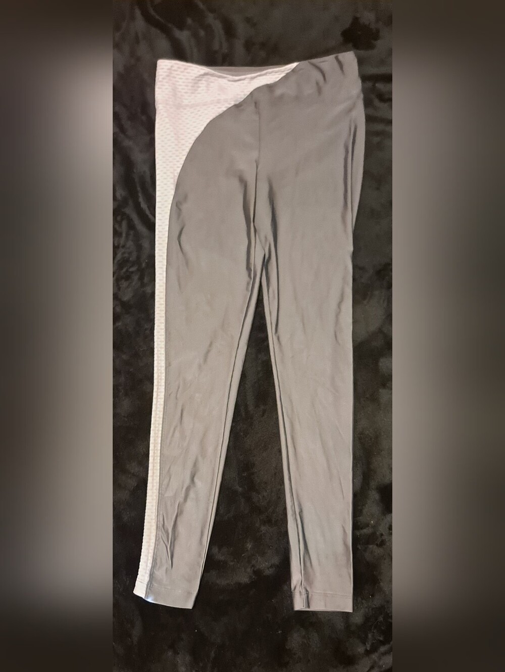 Koral Gray Leggings with White Textured Side Panel Sz M